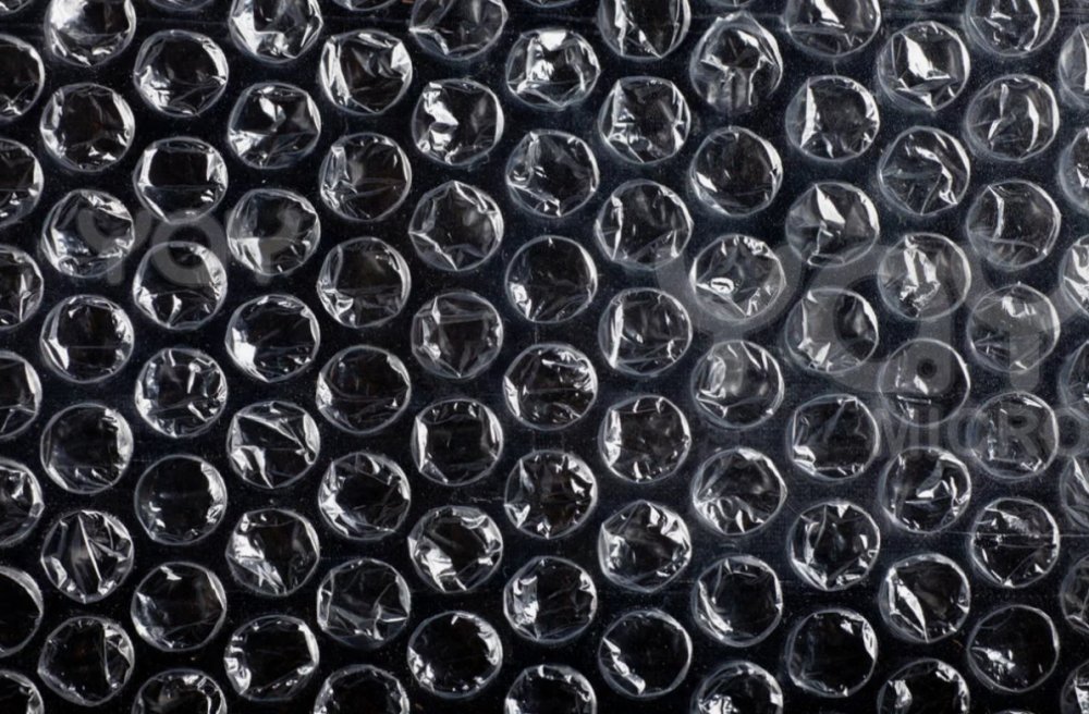 Воздушно-пузырчатая пленка 3х слойная, 1500мм х 100м, Черный